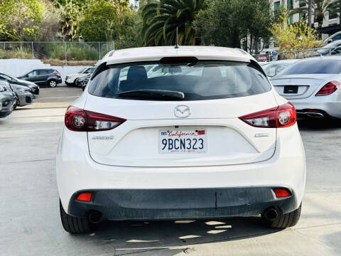 2016 Mazda MAZDA3 i Sport