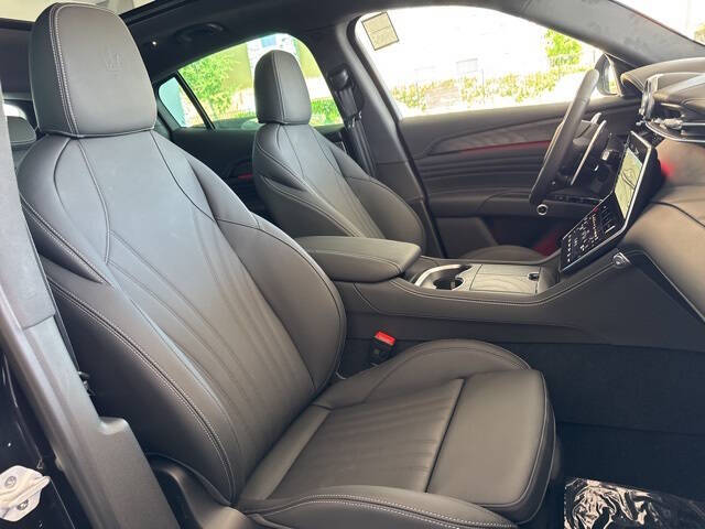 2025 Maserati Grecale Modena