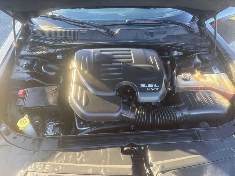 2016 Dodge Challenger SXT Plus