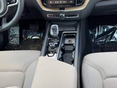 2026 Volvo XC60 T8 Plus
