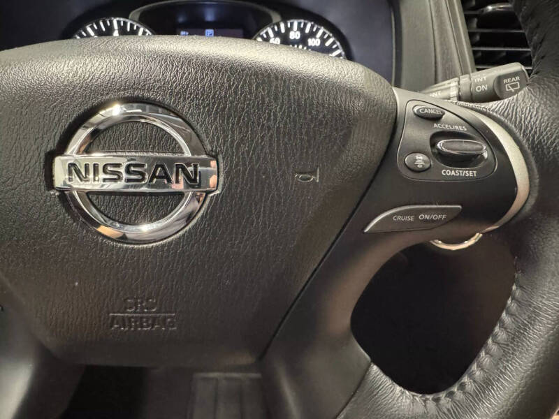 2020 Nissan Pathfinder SV