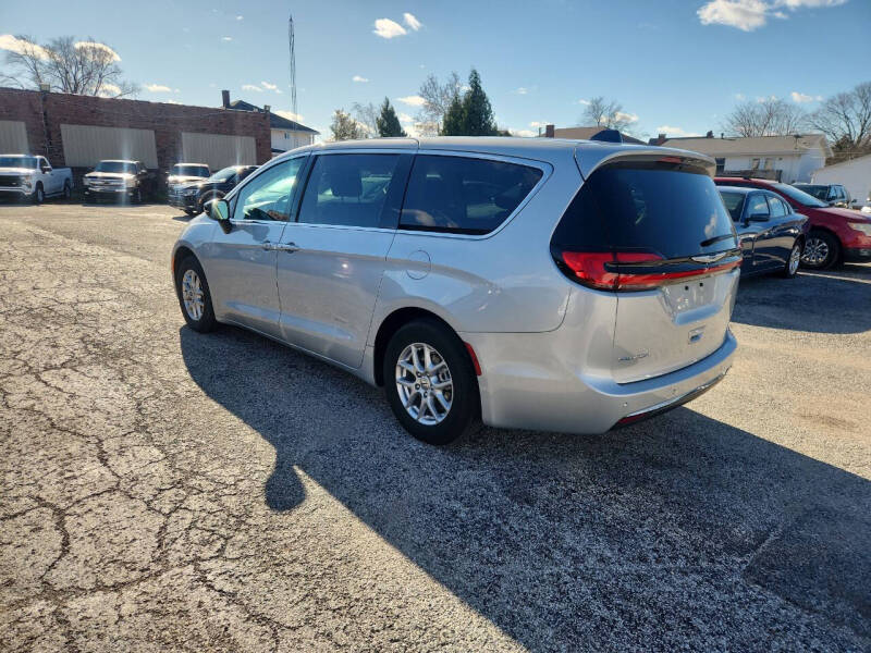 2024 Chrysler Pacifica Touring L