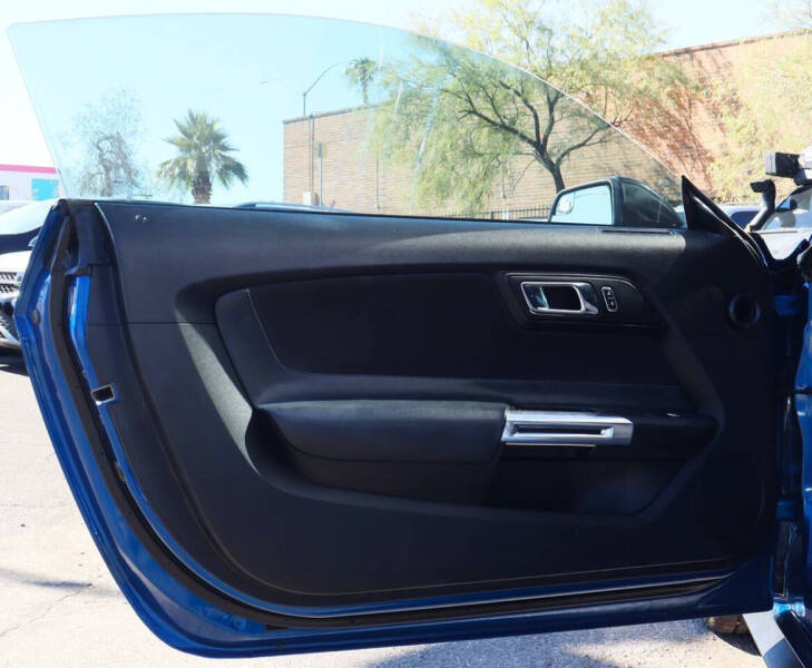 2017 Ford Mustang V6