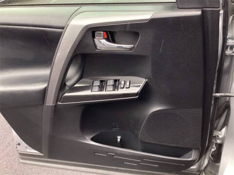 2017 Toyota RAV4 Hybrid SE