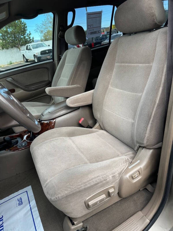 2002 Toyota Sequoia SR5