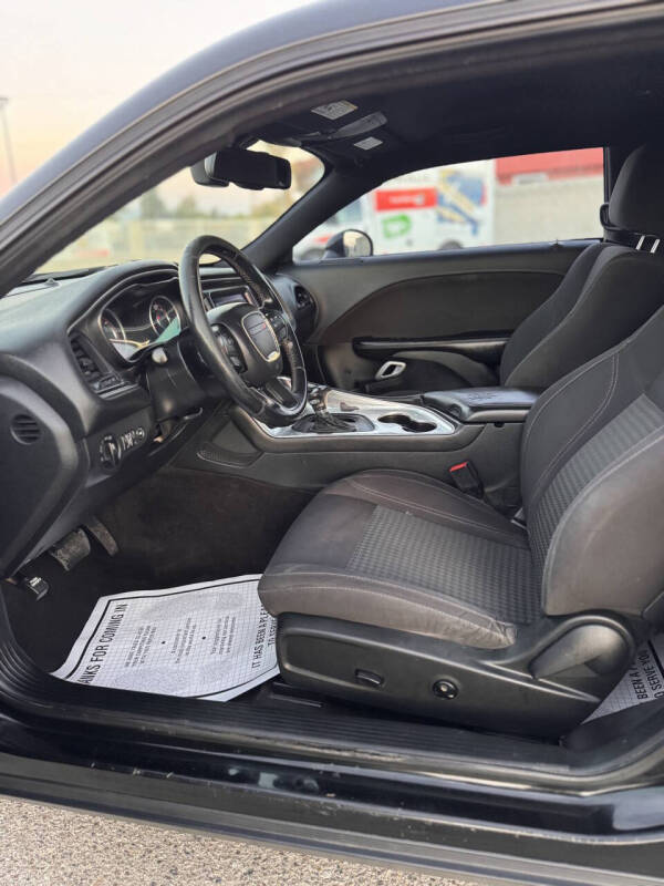 2015 Dodge Challenger SXT