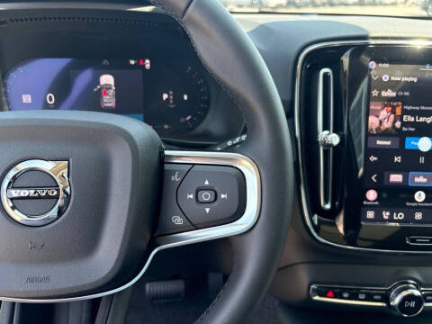 2026 Volvo XC40 B5 Plus
