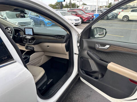 2020 Ford Escape Titanium