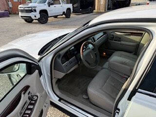 2011 Lincoln Town Car Signature Limited