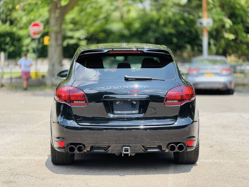 2014 Porsche Cayenne GTS