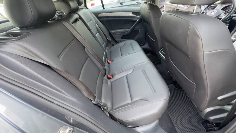 2015 Volkswagen Golf TSI SE