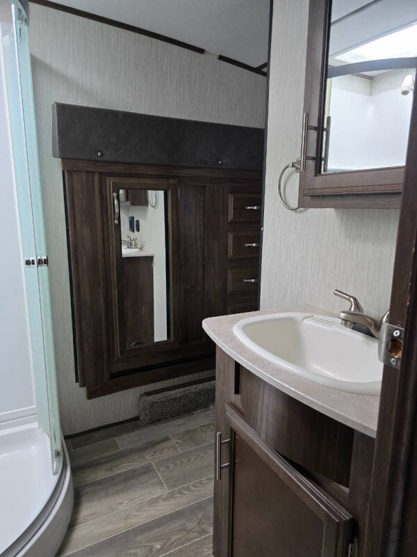 2019 Forest River Arctic Wolf 305 ML6 Orbital With Leveling