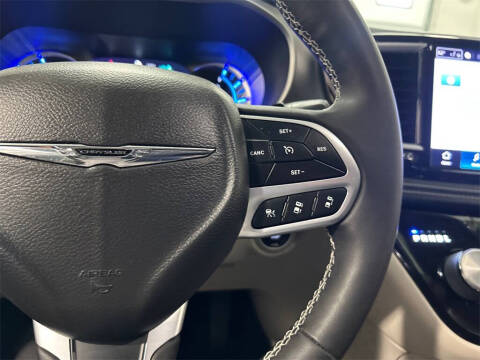 2022 Chrysler Pacifica Hybrid Touring L