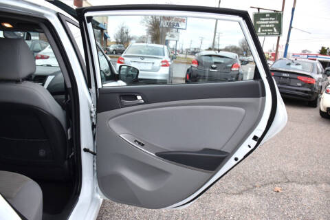 2017 Hyundai Accent SE