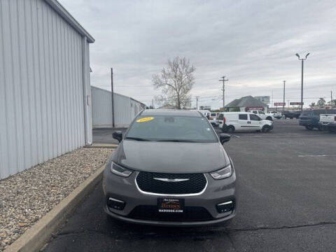 2025 Chrysler Pacifica Select