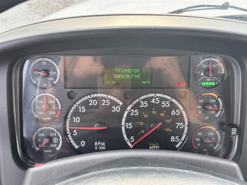 2019 Freightliner M2 106