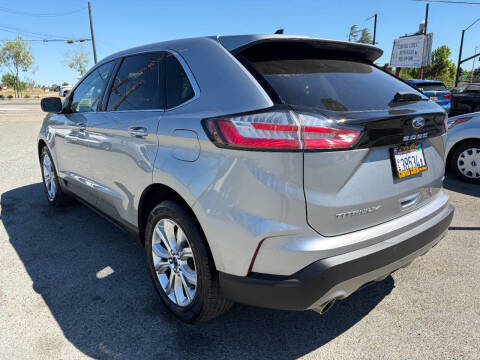 2022 Ford Edge Titanium