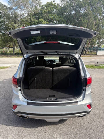 2018 Hyundai Santa Fe SE