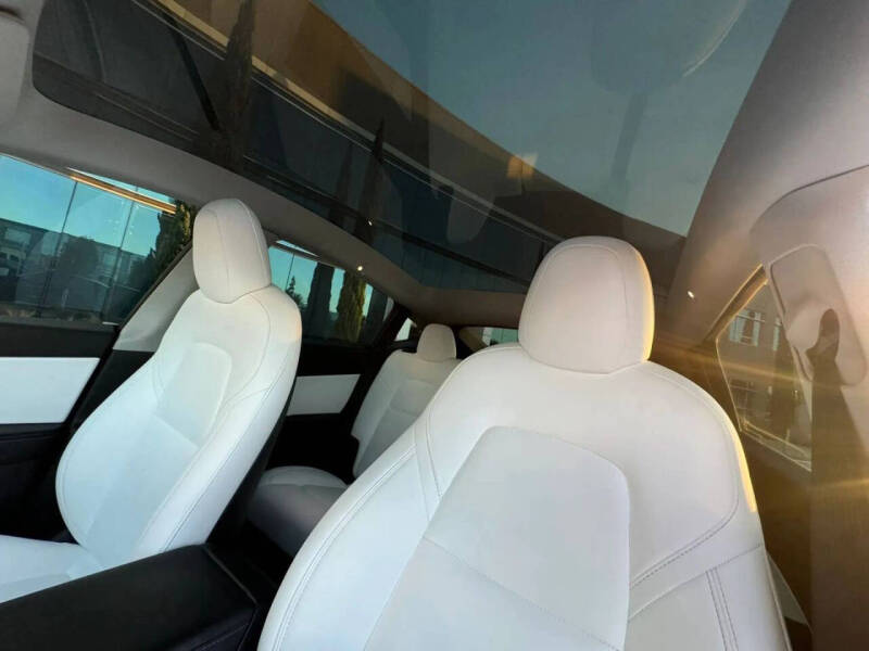 2023 Tesla Model Y Performance