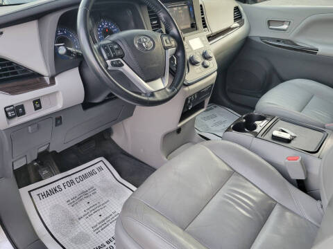 2015 Toyota Sienna XLE 8-Passenger
