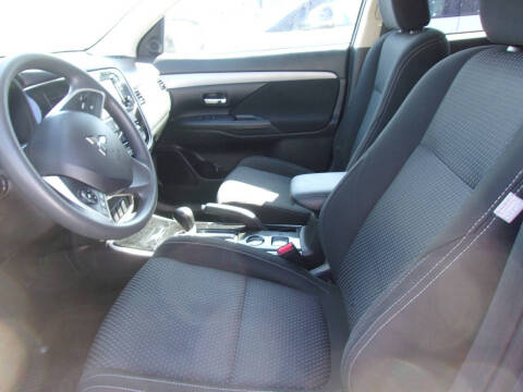 2018 Mitsubishi Outlander ES