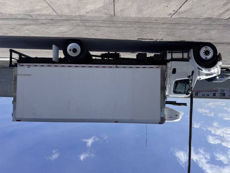 2018 Freightliner M2 106