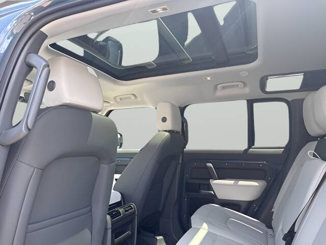 2025 Land Rover Defender 110 P300 S