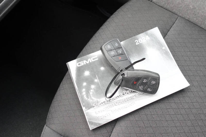 2024 GMC Sierra 1500 Elevation