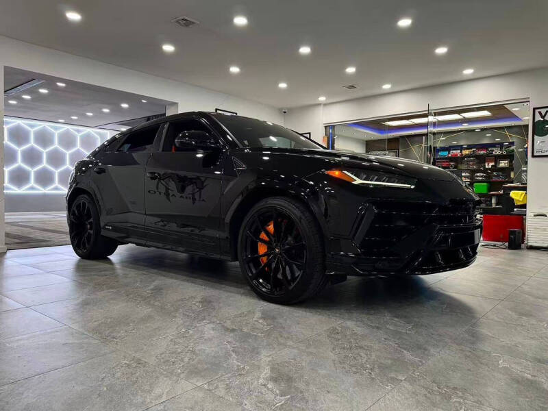 2023 Lamborghini Urus S