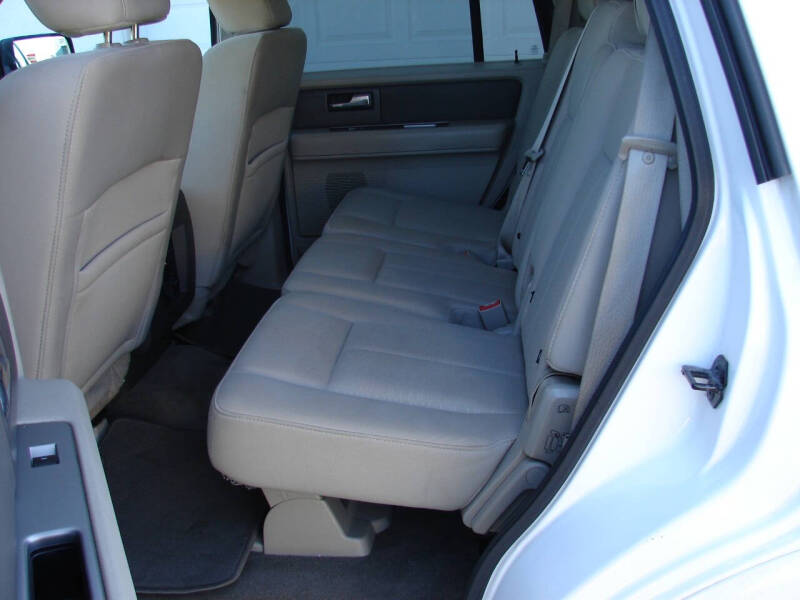 2011 Ford Expedition XLT - Photo 10