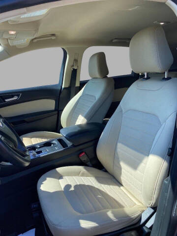 2021 Ford Edge SE