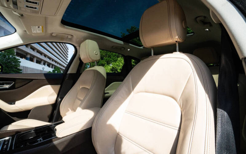 2017 Jaguar F-PACE 35t Prestige