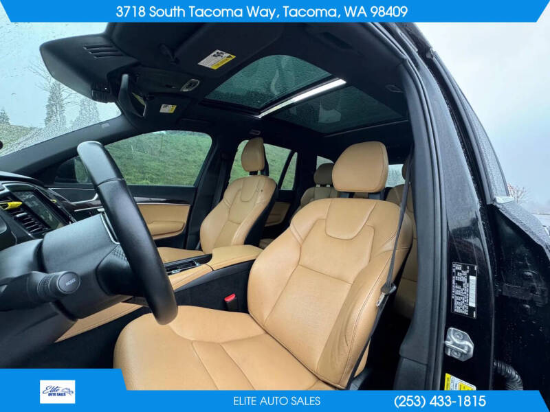 2016 Volvo XC90 T6 Momentum