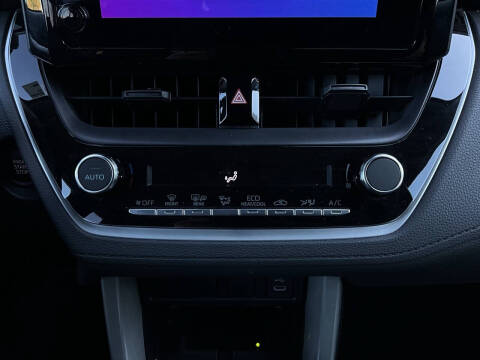 2025 Toyota Corolla Cross LE