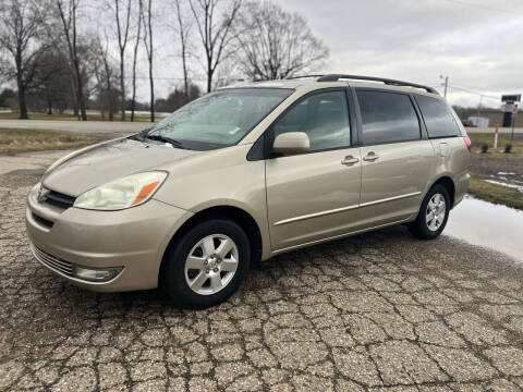 2004 Toyota Sienna for sale at Car Masters in Plymouth IN