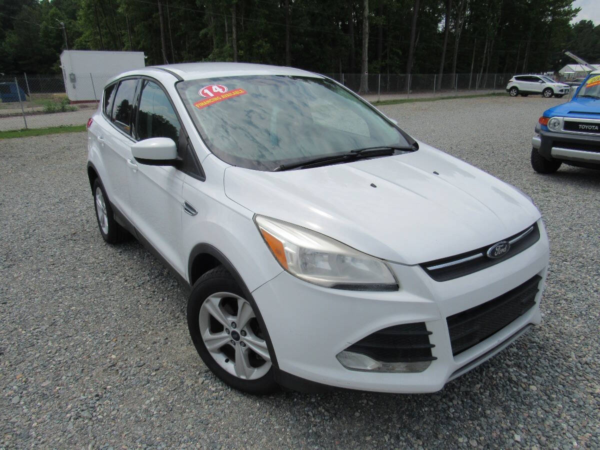 White 2014 Ford Escape SE SE 4dr SUV 2