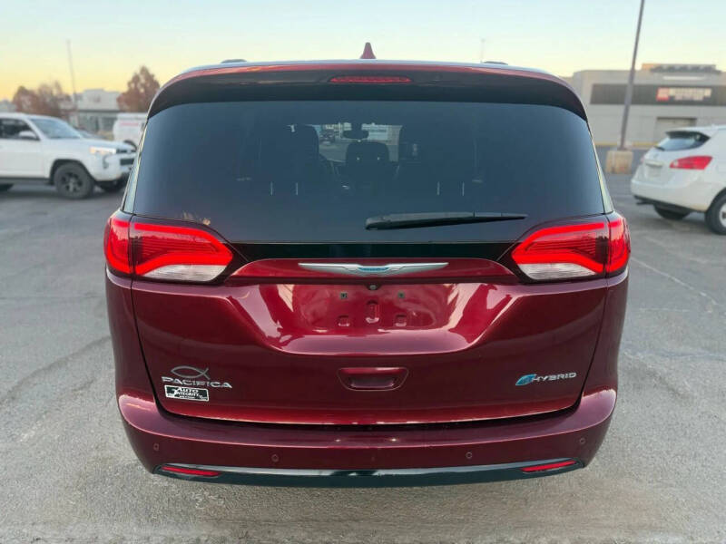 2018 Chrysler Pacifica Hybrid Limited