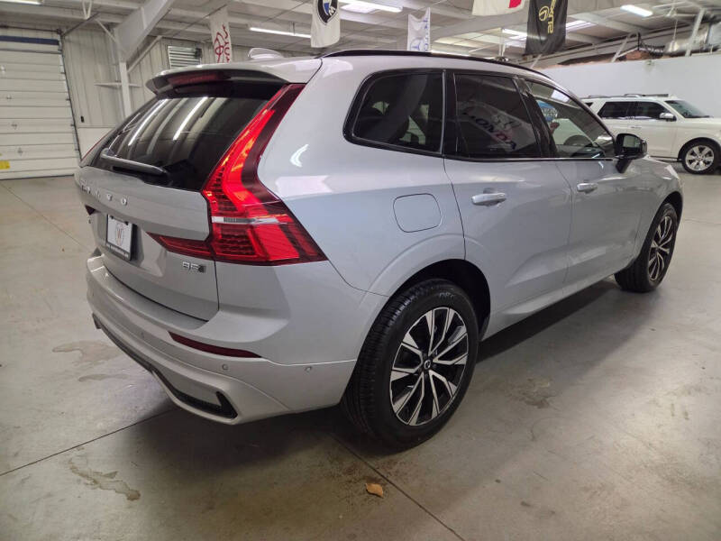 2025 Volvo XC60 B5 Plus Dark Theme