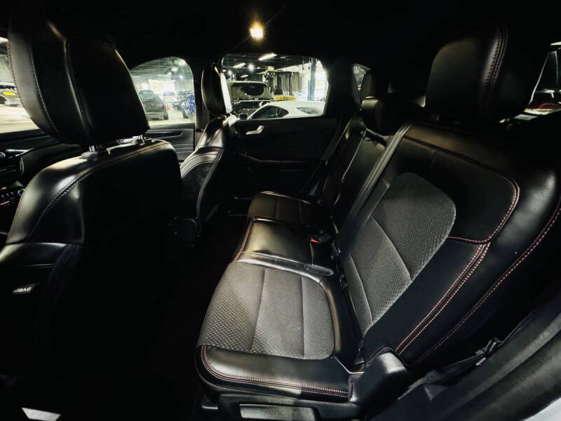 2025 Ford Escape ST-Line Select