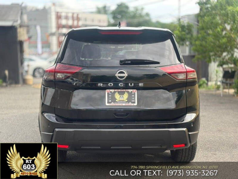 2025 Nissan Rogue SV