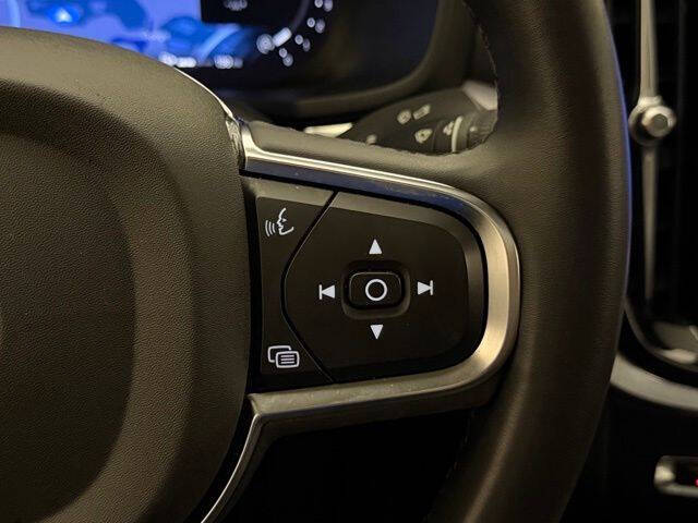 2024 Volvo S60 B5 Core Dark Theme