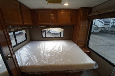 2018  Forest River  Coachmen Leprechaun