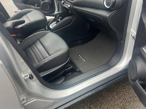 2020 Nissan Kicks SR