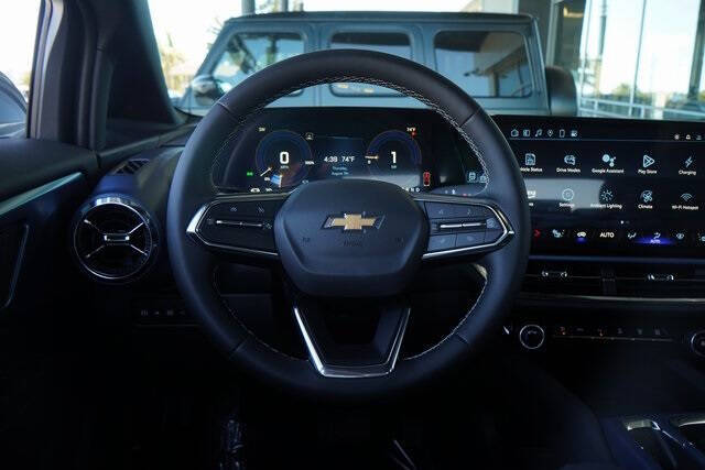 2025 Chevrolet Equinox EV LT 2