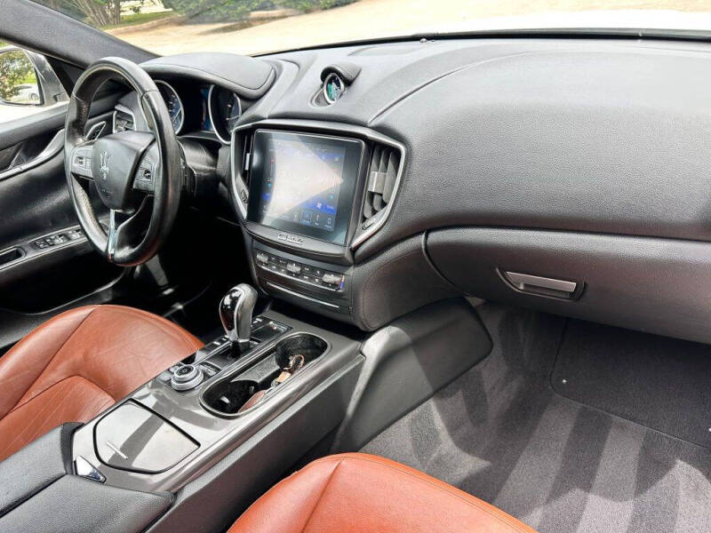 2017 Maserati Ghibli