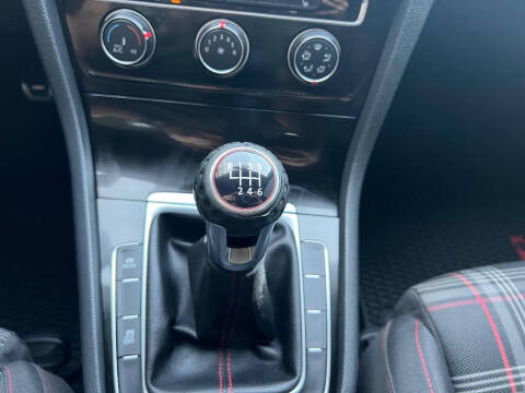 2016 Volkswagen Golf GTI S