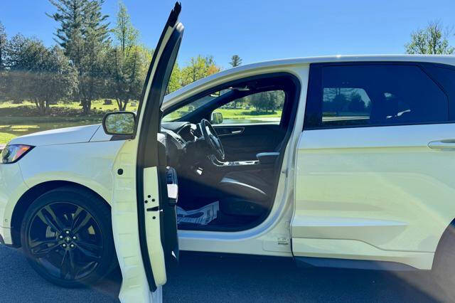 2021 Ford Edge ST