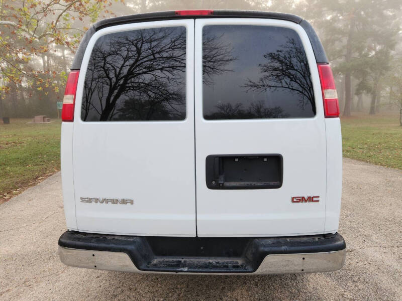 2018 GMC Savana Cargo Work Van photo 10