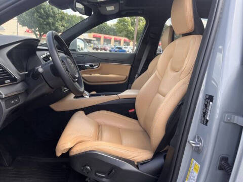 2024 Volvo XC90 Recharge T8 Ultimate Bright Theme 7P