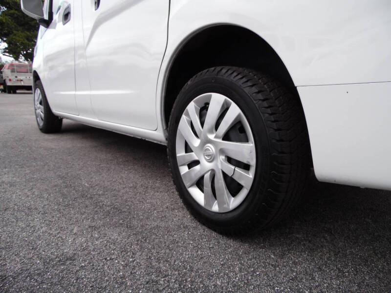 2017 Nissan NV200 SV